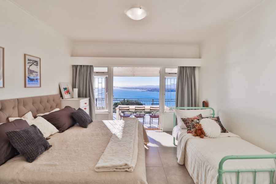 4 Bedroom Property for Sale in Mountainside Western Cape